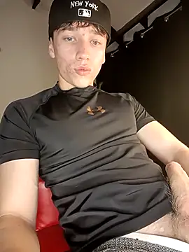 Snapshot of Logan_sixxer chatting on 10-10-25, 03:07 Logan sixxer online show from 10-10-25, 03:07