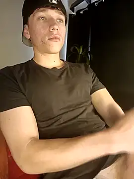 Snapshot of Logan_sixxer chatting on 09-25-25, 07:42 Logan sixxer online show from 09-25-25, 07:42