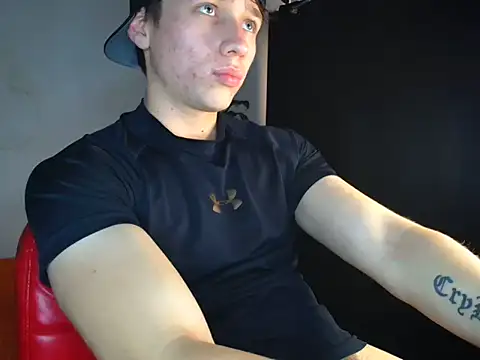 Snapshot of Logan_sixxer chatting on 11-07-25, 09:08 Logan sixxer online show from 11-07-25, 09:08