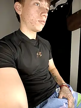 Snapshot of Logan_sixxer chatting on 10-05-25, 05:36 Logan sixxer online show from 10-05-25, 05:36