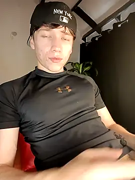 Snapshot of Logan_sixxer chatting on 11-02-25, 09:53 Logan sixxer online show from 11-02-25, 09:53