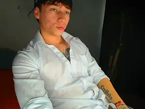 Snapshot of Logan_sixxer chatting on 10-11-25, 07:48 Logan sixxer online show from 10-11-25, 07:48