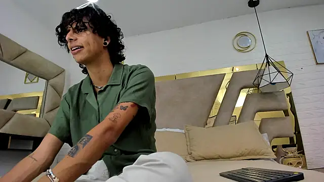 Snapshot of Ibratxandy chatting on 11-01-25, 06:35 Ibratxandy online show from 11-01-25, 06:35