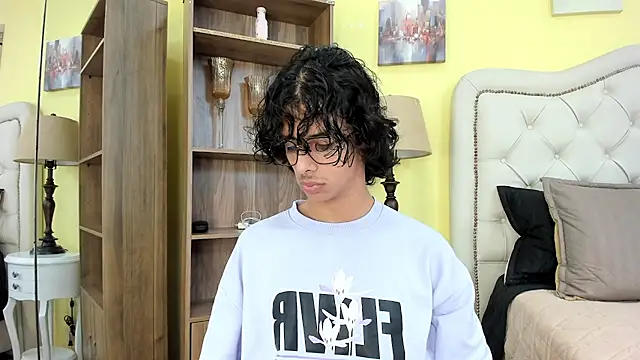 Snapshot of Ibratxandy chatting on 12-22-25, 07:14 Ibratxandy online show from 12-22-25, 07:14