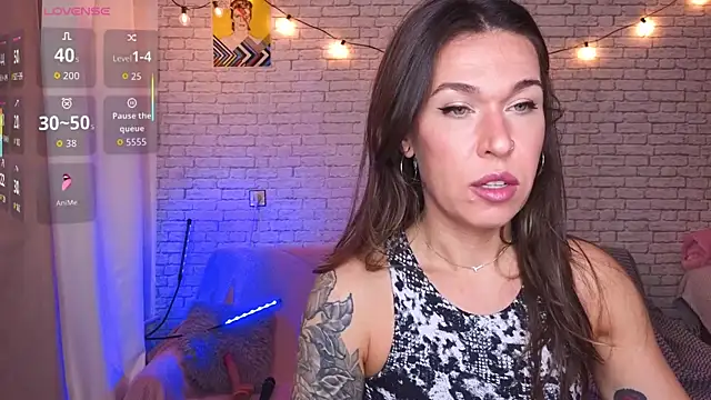 Snapshot of ReginaFoXXXy chatting on 10-10-25, 11:00 ReginaFoXXXy online show from 10-10-25, 11:00