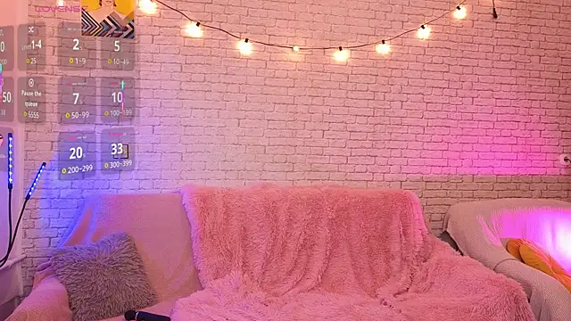 Snapshot of ReginaFoXXXy chatting on 10-15-25, 10:01 ReginaFoXXXy online show from 10-15-25, 10:01