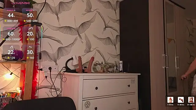 ReginaFoXXXy online show from 04-06-26, 10:16