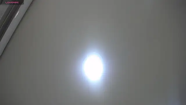 Snapshot of Vale_honny chatting on 10-20-25, 01:22 Vale honny online show from 10-20-25, 01:22