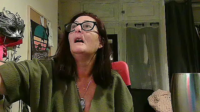 Mistress-Ivy51 online show from 10-28-25, 05:29