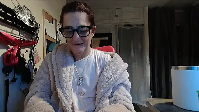 Mistress-Ivy51 online show from 11-06-25, 07:01