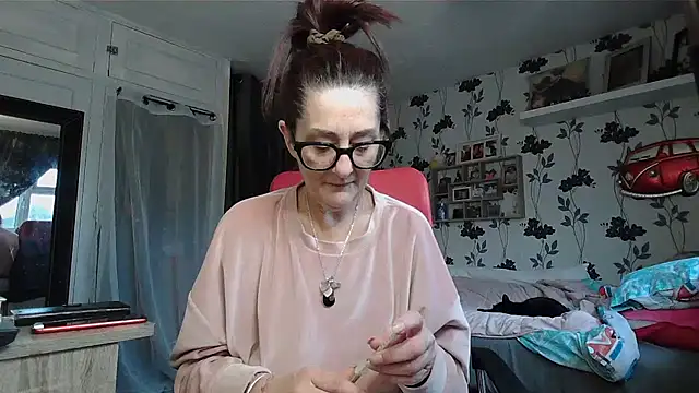 Mistress-Ivy51 online show from 02-02-26, 08:35