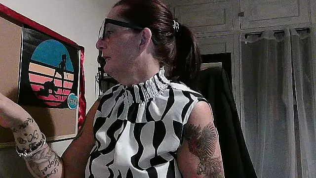 Mistress-Ivy51 online show from 11-11-25, 06:41