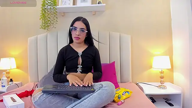 Rachel Donnelly online show from 03-26-26, 03:05