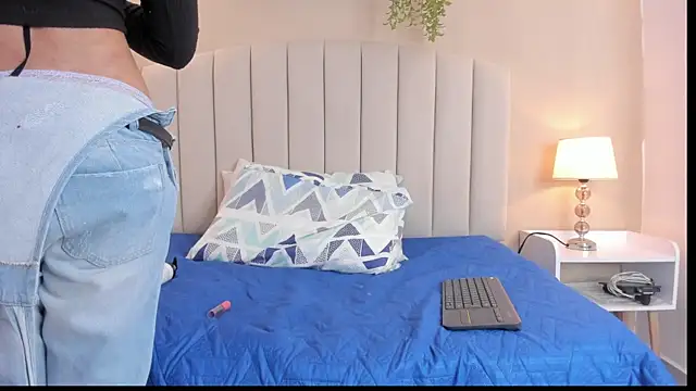 Rachel Donnelly online show from 12-05-25, 04:33