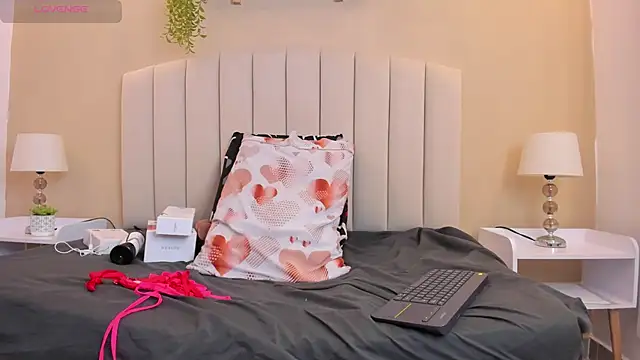 Snapshot of Rachel_Donnelly chatting on 01-18-26, 04:27 Rachel Donnelly online show from 01-18-26, 04:27