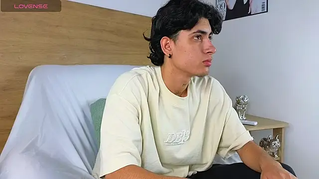 Stiven Benet  online show from 11-01-25, 12:54