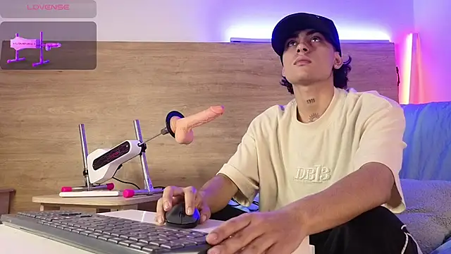 Stiven Benet  online show from 11-14-25, 02:43