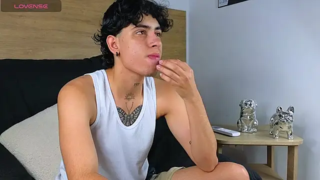 Stiven Benet  online show from 11-02-25, 01:27