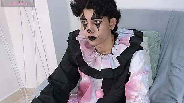 Stiven Benet  online show from 10-31-25, 02:13