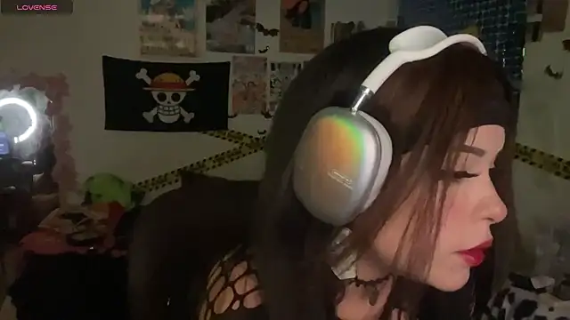 Snapshot of PixelKitty_ chatting on 10-22-25, 11:36 PixelKitty online show from 10-22-25, 11:36
