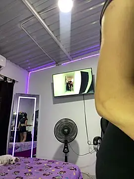 lesly cutee online show from 04-13-26, 03:27