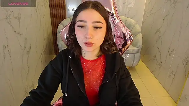 venuss09 s online show from 12-19-25, 01:24