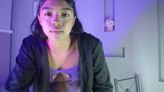 pocahontamoon online show from 10-18-25, 04:20