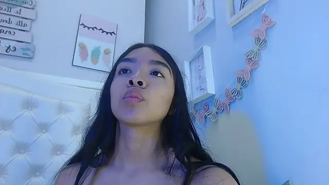 pocahontamoon online show from 09-19-25, 01:04