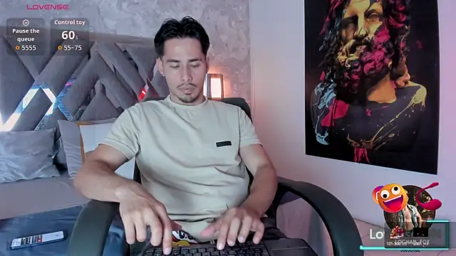 Snapshot of loghan_fox chatting on 10-10-25, 03:29 loghan fox online show from 10-10-25, 03:29