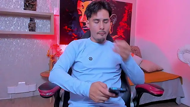 Snapshot of loghan_fox chatting on 10-07-25, 03:40 loghan fox online show from 10-07-25, 03:40