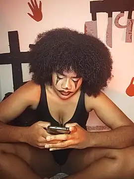 Snapshot of Maaaar_ chatting on 10-25-25, 12:43 Maaaar online show from 10-25-25, 12:43