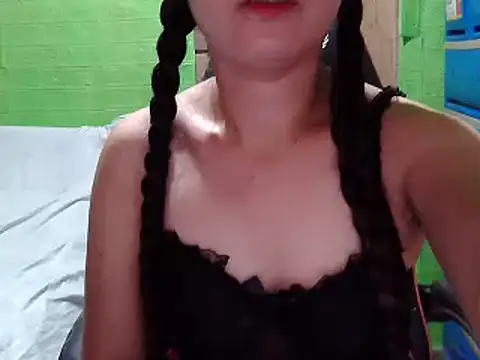 Snapshot of lucky_rona chatting on 06-19-26, 12:33 lucky rona online show from 06-19-26, 12:33