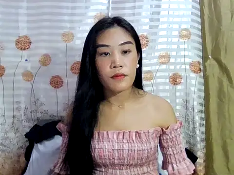 YourWildestDoll online show from 11-06-25, 08:07