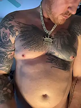 Snapshot of CloudyKingG chatting on 06-19-26, 06:36 CloudyKingG online show from 06-19-26, 06:36