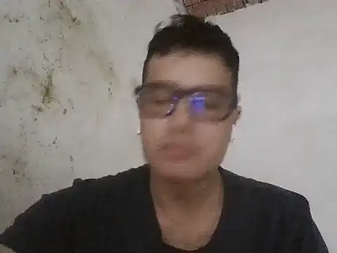 Snapshot of Quarentaoon chatting on 10-12-25, 08:32 Quarentaoon online show from 10-12-25, 08:32