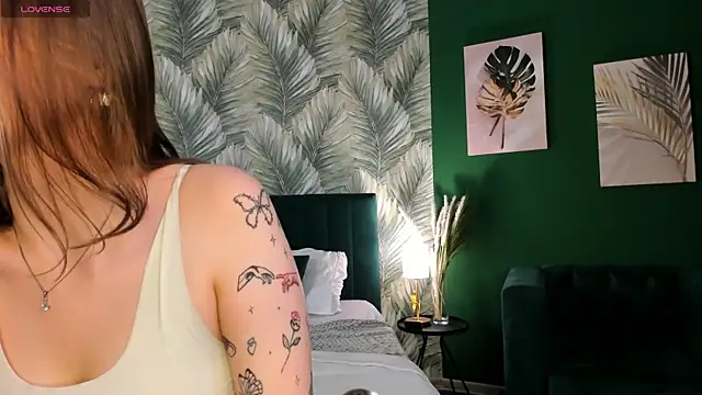Kati Li online show from 09-24-25, 10:33
