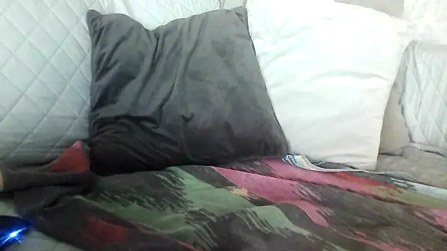 Snapshot of cazzoweb chatting on 04-01-26, 09:32 cazzoweb online show from 04-01-26, 09:32