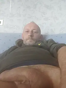 Snapshot of cazzoweb chatting on 04-08-26, 01:01 cazzoweb online show from 04-08-26, 01:01