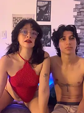 Snapshot of DavidAndClare chatting on 10-29-25, 12:48 DavidAndClare online show from 10-29-25, 12:48