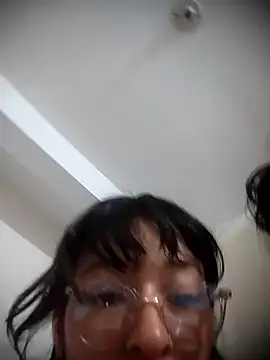 Snapshot of DavidAndClare chatting on 09-25-25, 01:50 DavidAndClare online show from 09-25-25, 01:50