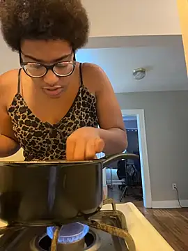 Tu GataLinda online show from 11-20-25, 05:13