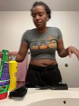 Tu GataLinda online show from 10-21-25, 01:21