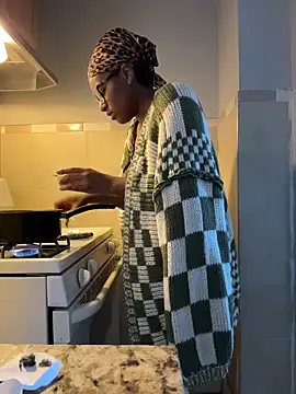 Tu GataLinda online show from 11-15-25, 04:44