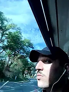 Snapshot of JuicyBigcock@xh chatting on 10-08-25, 01:34 JuicyBigcockxh online show from 10-08-25, 01:34