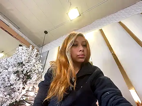 Snapshot of CamilleMilano chatting on 09-15-25, 05:41 CamilleMilano online show from 09-15-25, 05:41