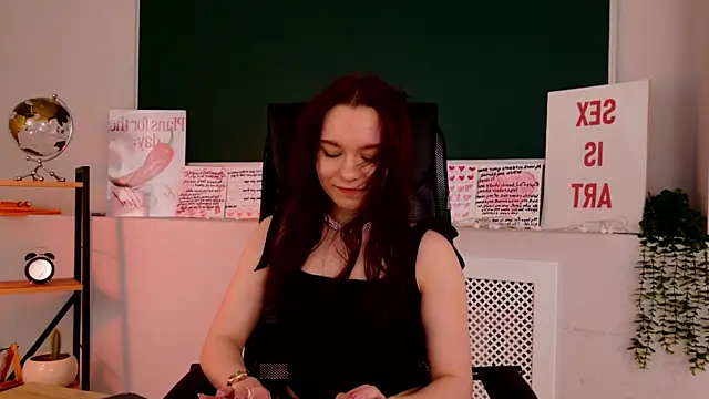 NoraHaynes online show from 05-17-26, 03:17