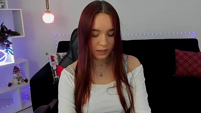 NoraHaynes online show from 12-22-25, 03:06