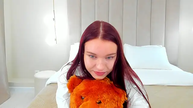 Snapshot of NoraHaynes chatting on 09-19-25, 02:37 NoraHaynes online show from 09-19-25, 02:37