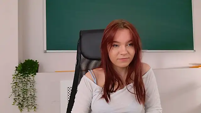 NoraHaynes online show from 04-06-26, 03:13