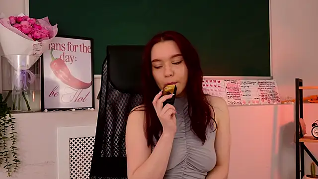 NoraHaynes online show from 05-11-26, 03:08